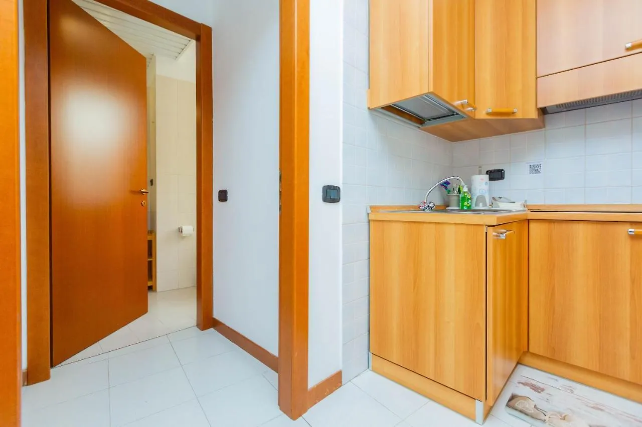 Happy House 7 Minuti Da Mxp E 30 Minuti Da Milano Apartment Busto Arsizio Italy