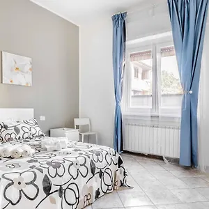 Casa Via Sottocorno Appartement